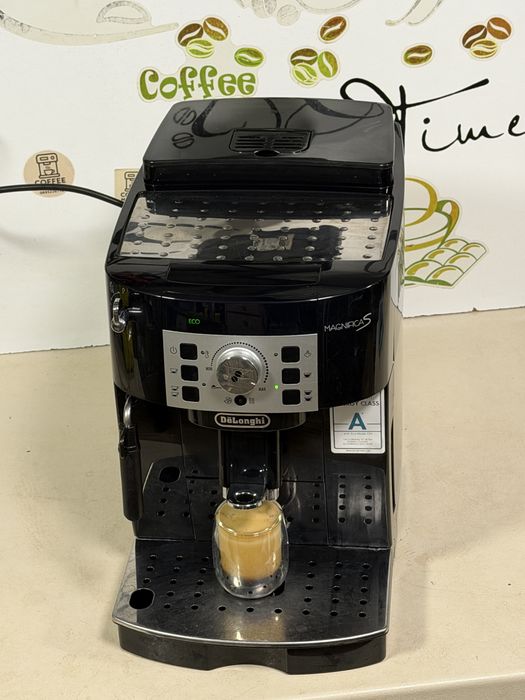Кафемашина кафе автомат delonghi magnifica S с гаранция