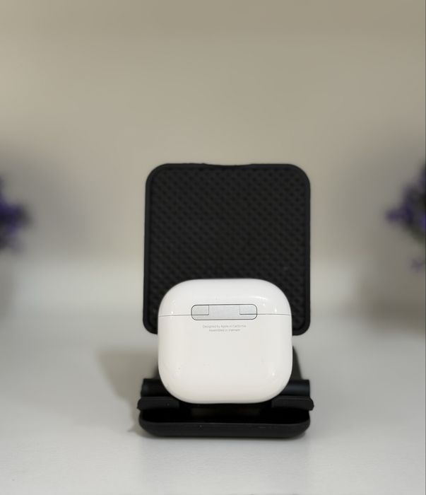 Наушники AirPods 4