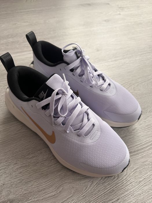 Nike Fitness, marime 40, aproape noi