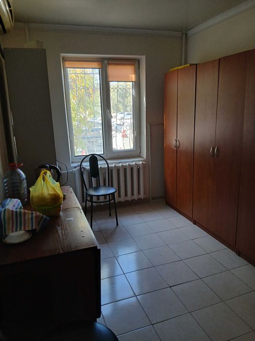 Шкафы деревянные для гардероба и с полками