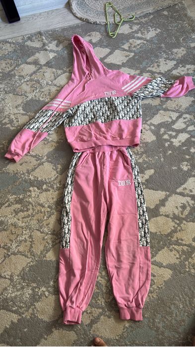 Продам в хорошем качестве детский костюм.