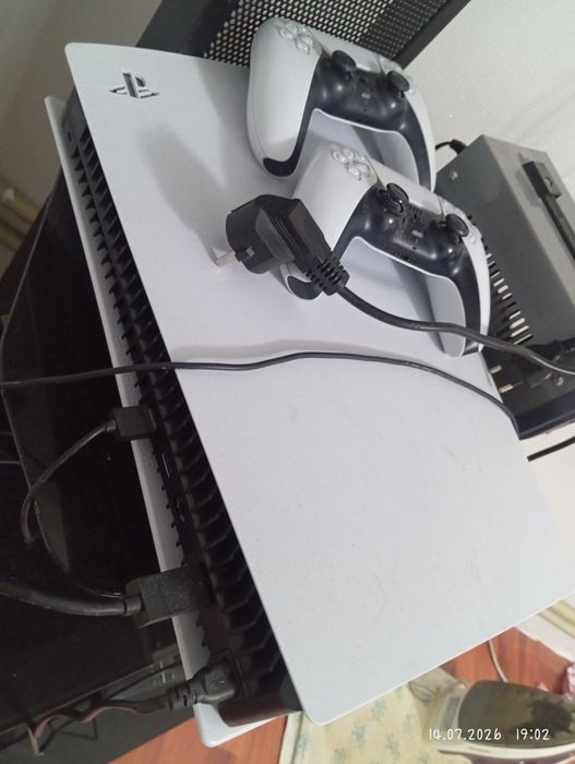 PS 5  в отличном состояний