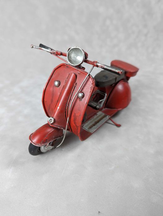 Jucarie sau obiect de colectie - scuter metalic vintage retro