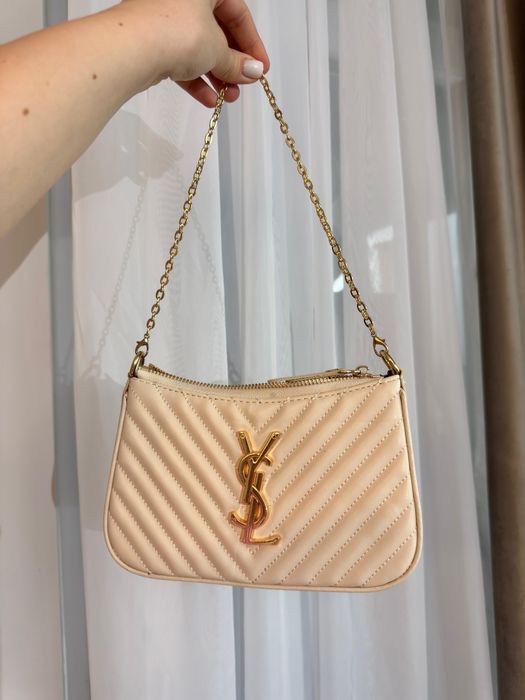 Gentuta de umar femeie