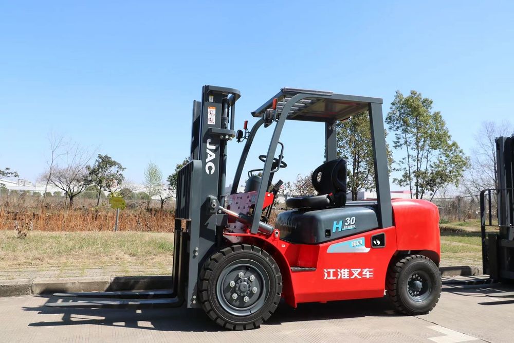 Дизельный вилочный погрузчик марки JAC 3-3.5тонна 3-4.5метр