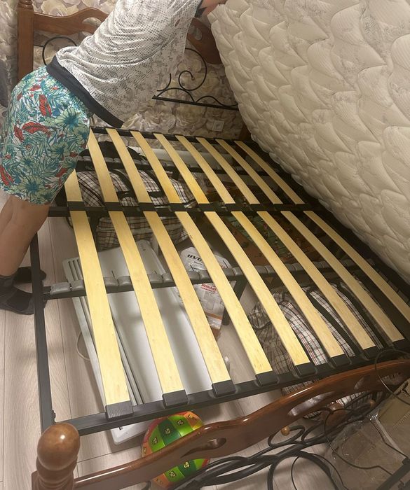 Кровать б/у в хорошем состоянии