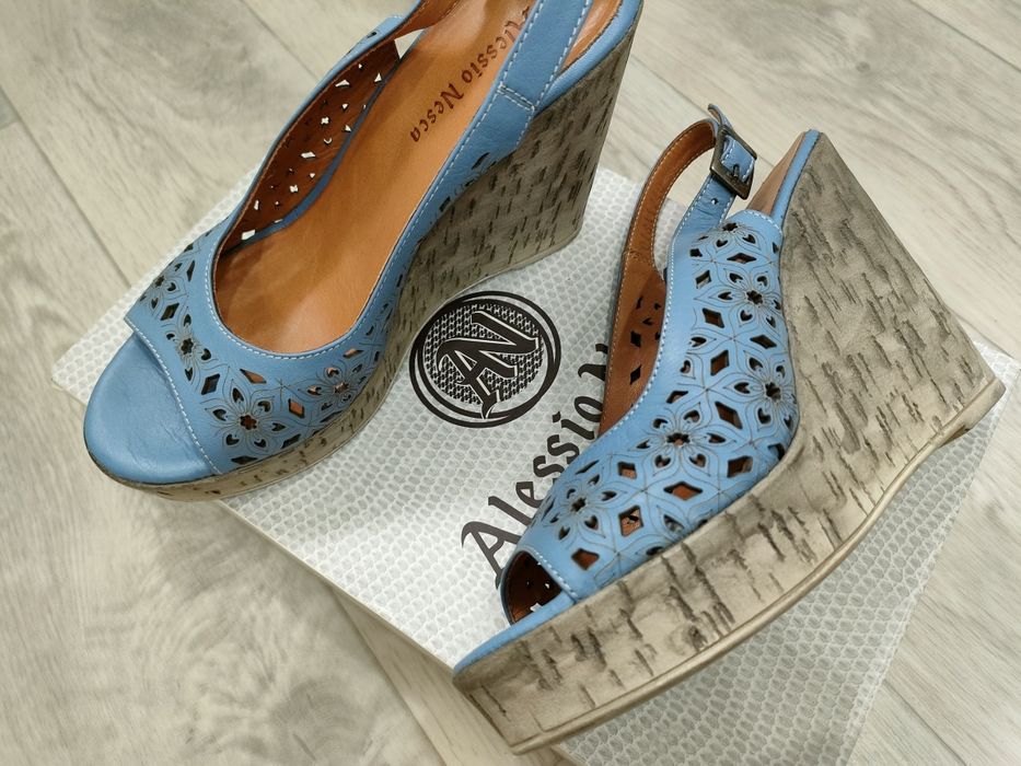 Босоножки на платформе