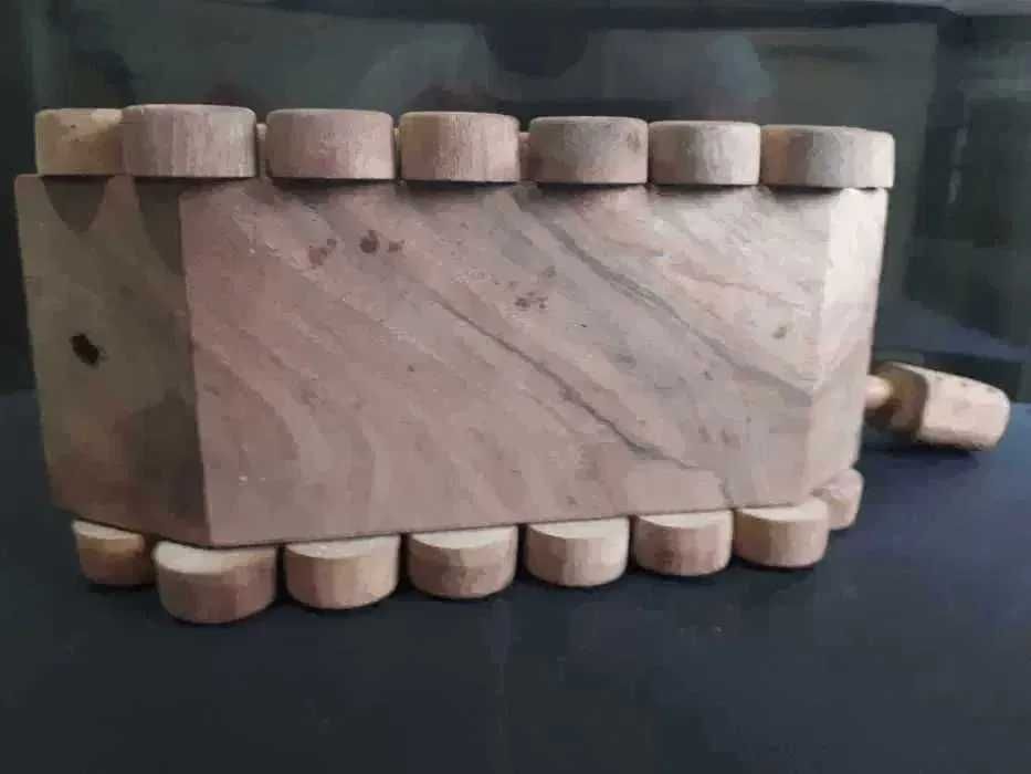 Macheta- Tanc fabricat din lemn masiv si lucrat manual