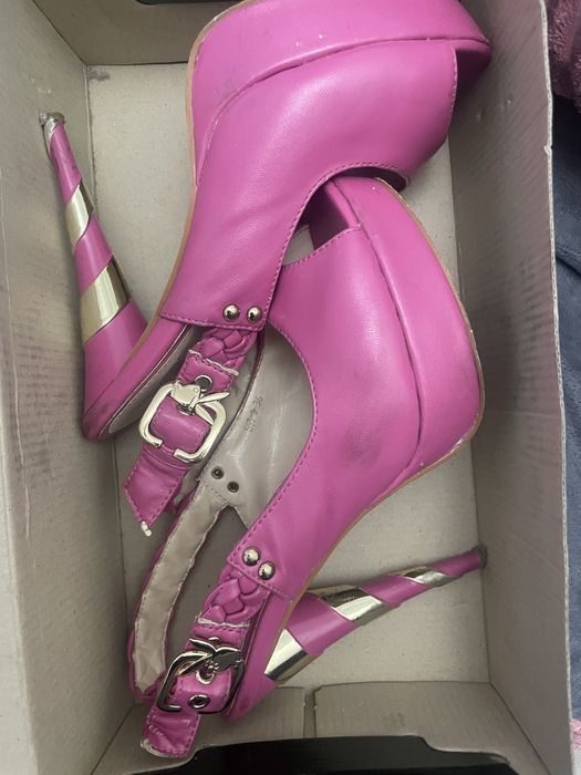 Босоножки брендовые