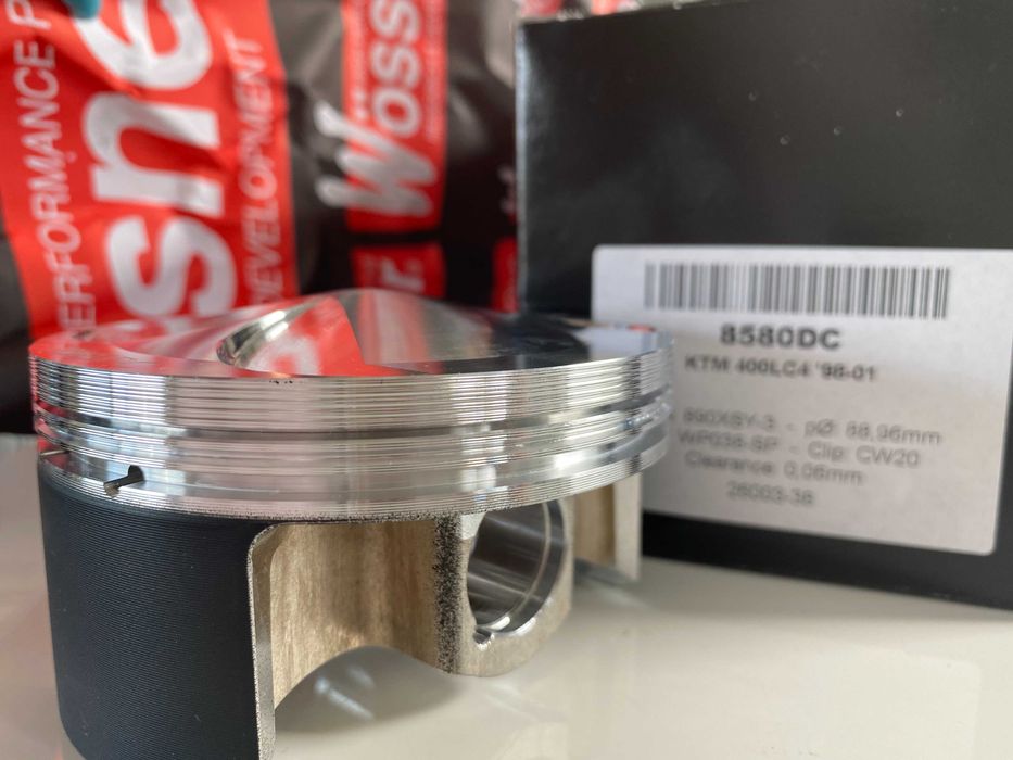 НОВО бутало Wossner за KTM 400LC4 98-01 размер 88.96