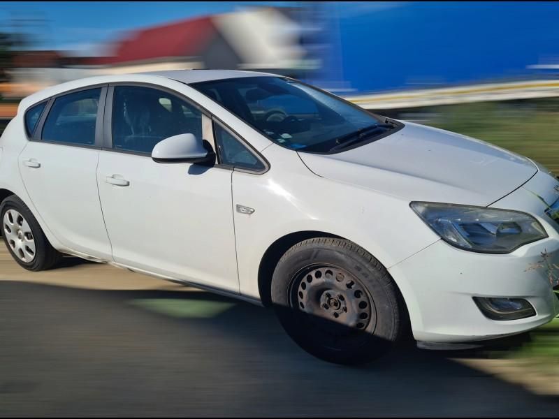Geam usa culisabil Opel Astra J