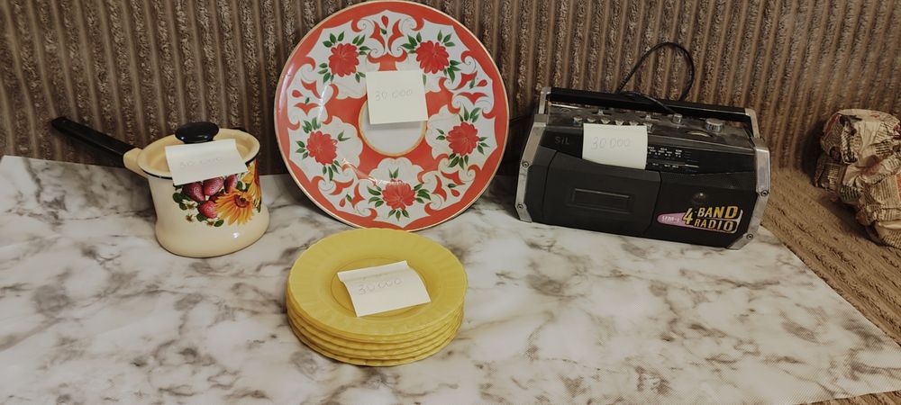 Распродажа винтажных вещей