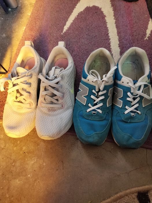 Adidași de vânzare