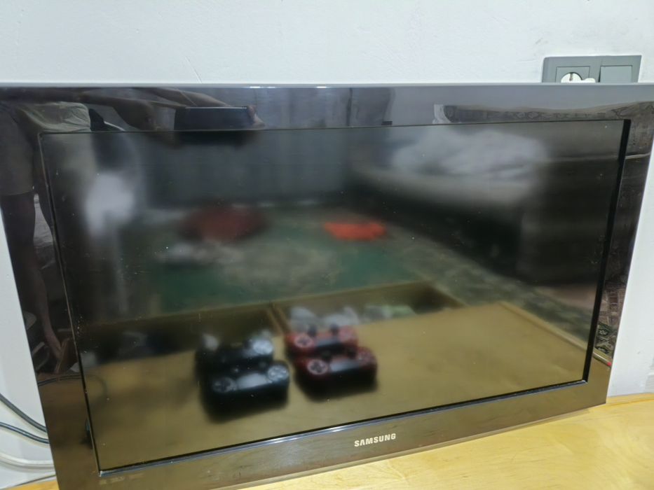 Продам пс 4про на 1 тб и телевизор