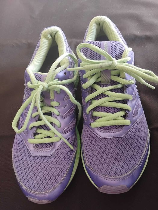 Дамски маратонки ASICS 36