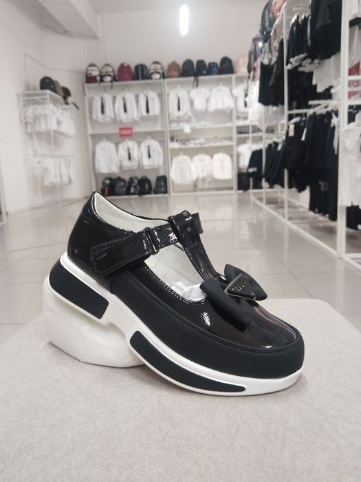 Обувь для младшей школьников