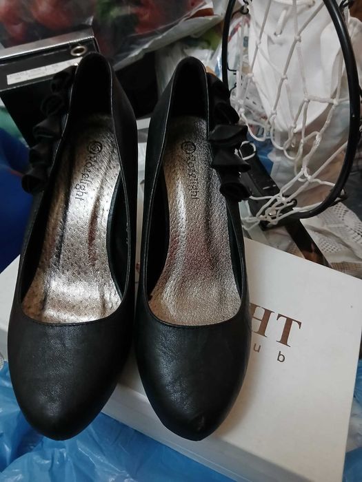 Стилни обувки на ток