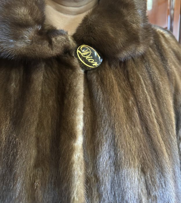 Продам норкувую шубу