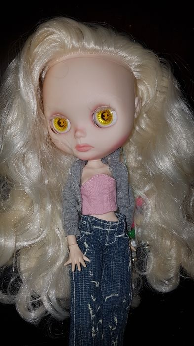 Блайз, девочка альбинос