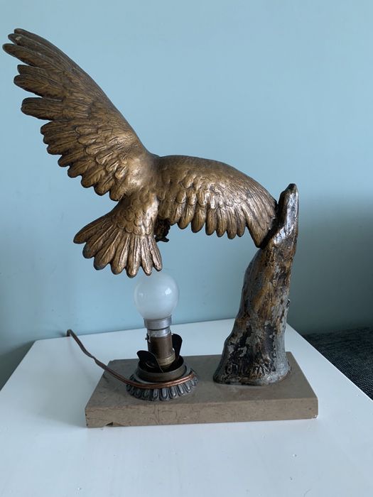 Стара скулптурна лампа