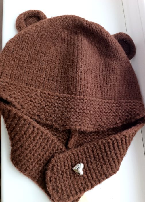 Продам   шапки .