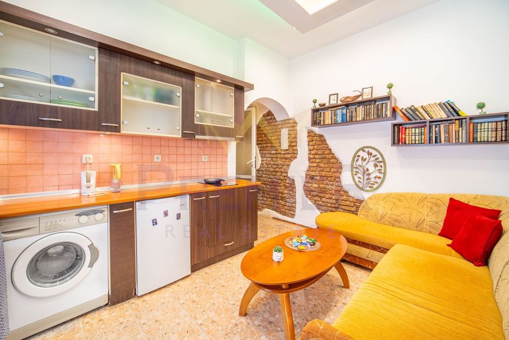 Продава се Двустаен апартамент в Варна, Общината - 39 кв.м за 3462 €/кв.м - Снимка #1