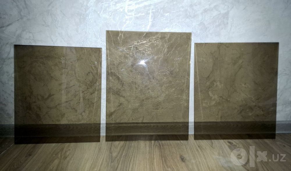 Продаются три полки из толстого калёного стекла,по 10000 каждая.