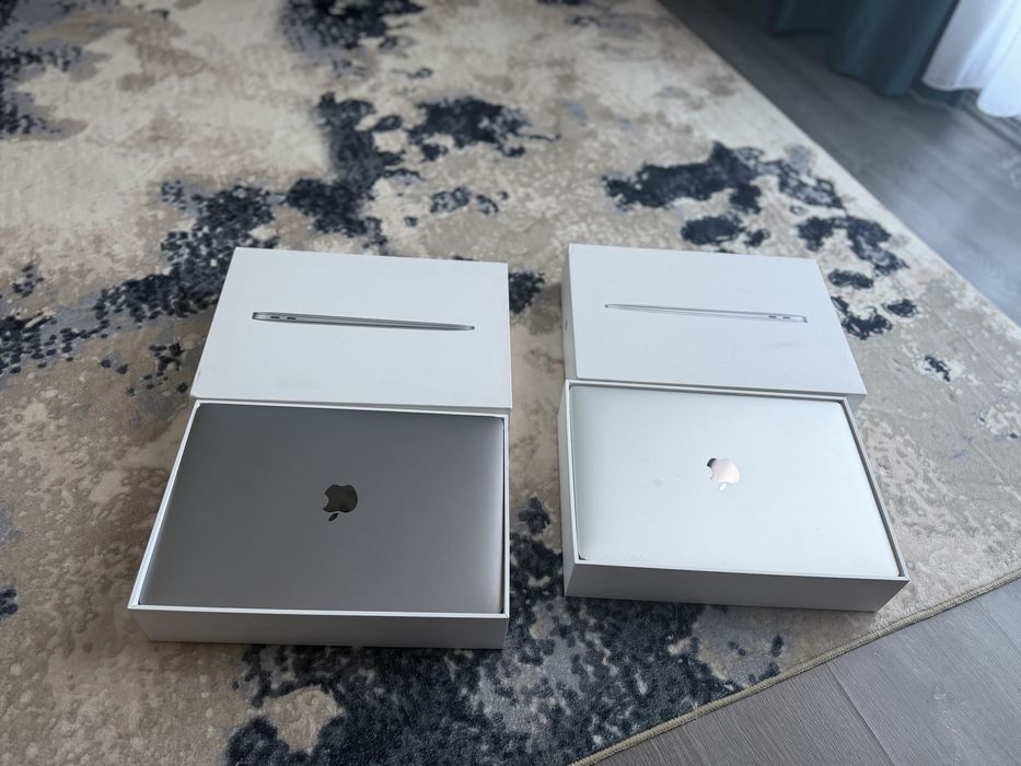 Macbook Air 2019 , La cutie  in stare buna , I5 , 8GB  Baterie ok.