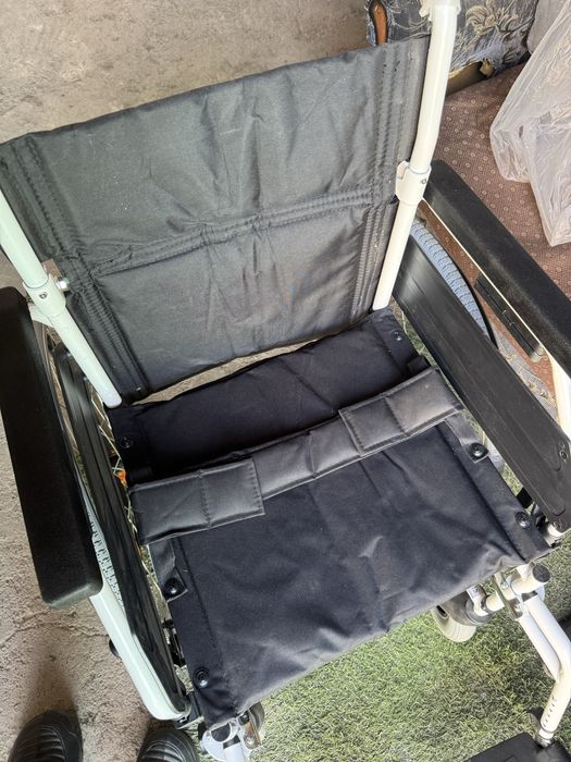 Продаю инвалидную коляску новая !