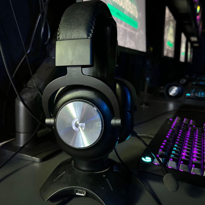 Продам наушники logitech g pro x