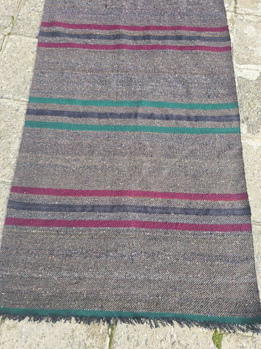 Вълнена пътека, ръчно тъкана