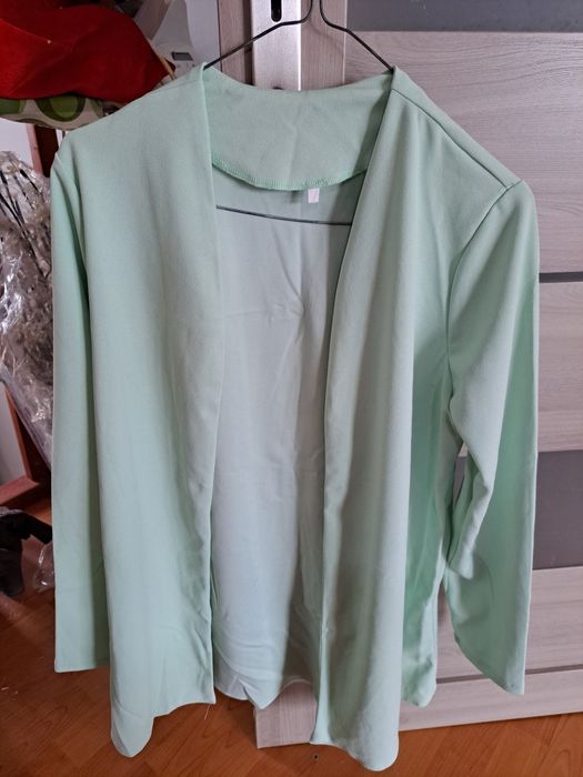 Vand compleu din 4 buc+1