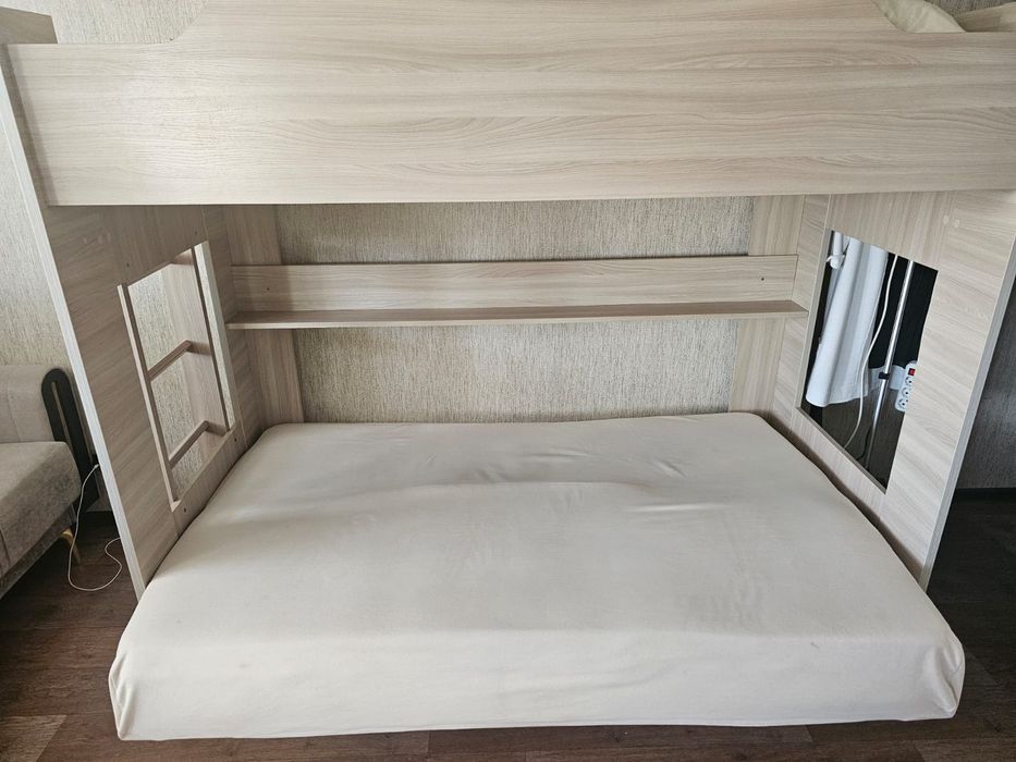 Двухяростная кровать