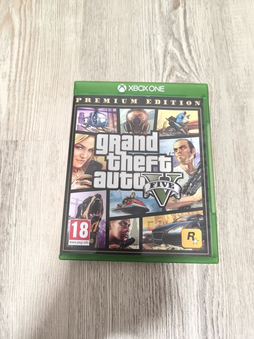 Vând CD Xbox GTA 5