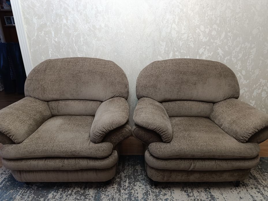 Диван и два кресла