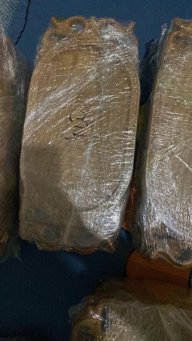 Скамейка и разные вещий