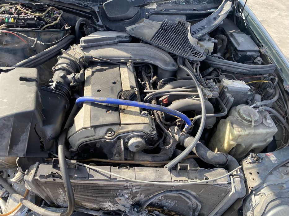 Мерседес Е320 по з.ч