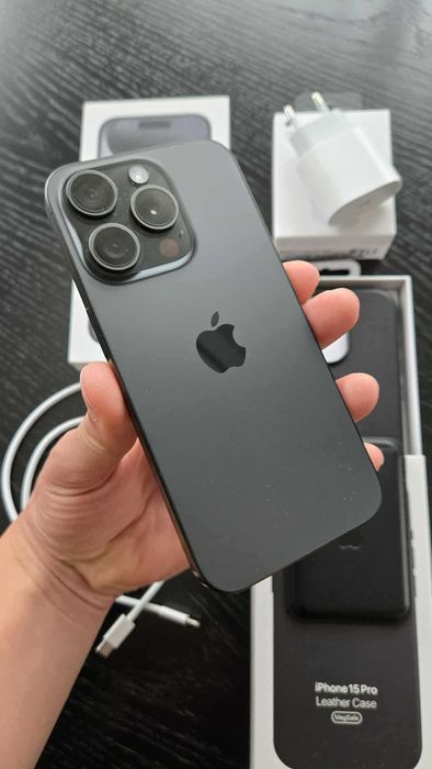 Apple iphone 15 Pro Черен - 97% батерия