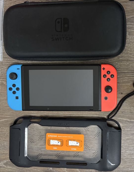 Consola Nintendo Switch  cu Joy Cons