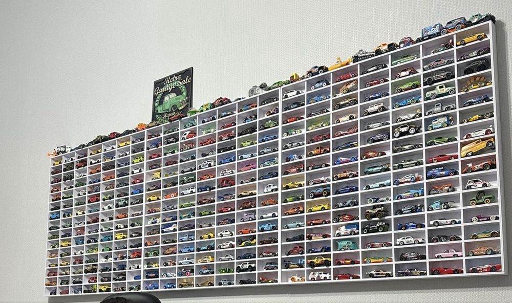 Продам коллекцию машин HOT WHEELS