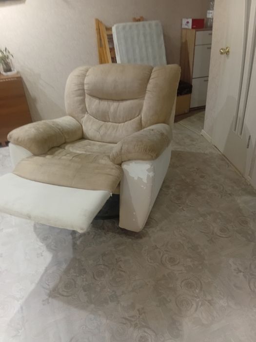 Продам кресло качалку