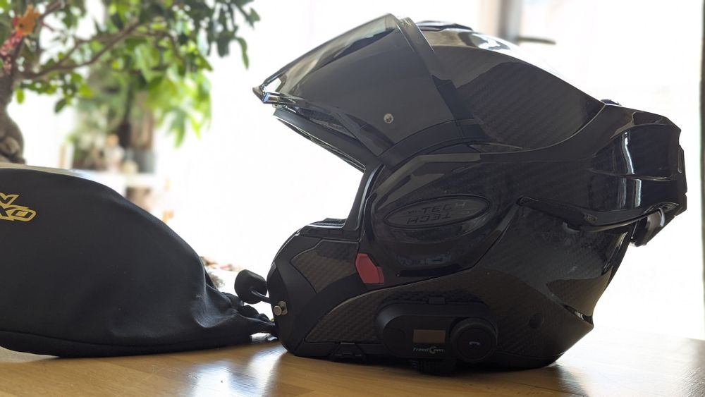 Каска Scorpion EXO-TECH CARBON