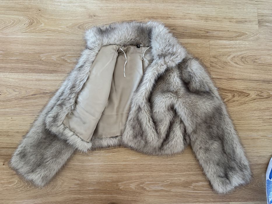 Елегантно късо палто от изкуствен косъм H&M