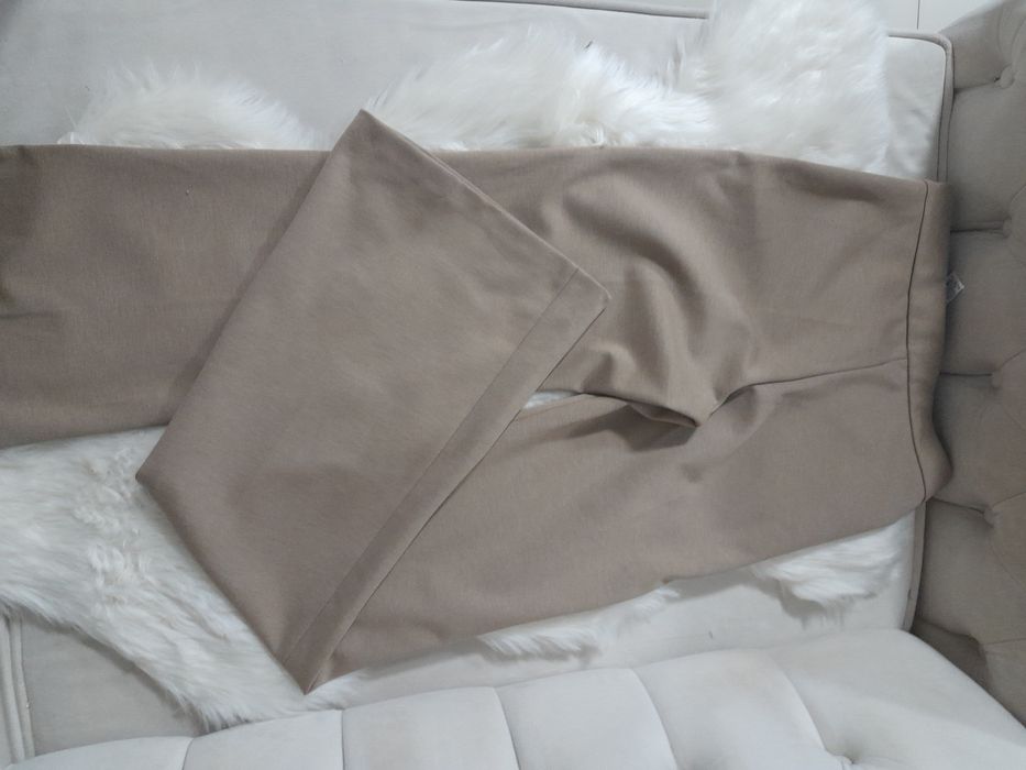 Pantaloni bej Zara cu talie înaltă evazați mărimea S