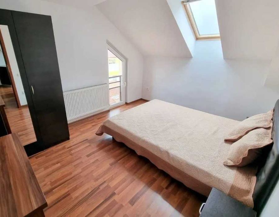 Тристаен апартамент под наем в Центъра