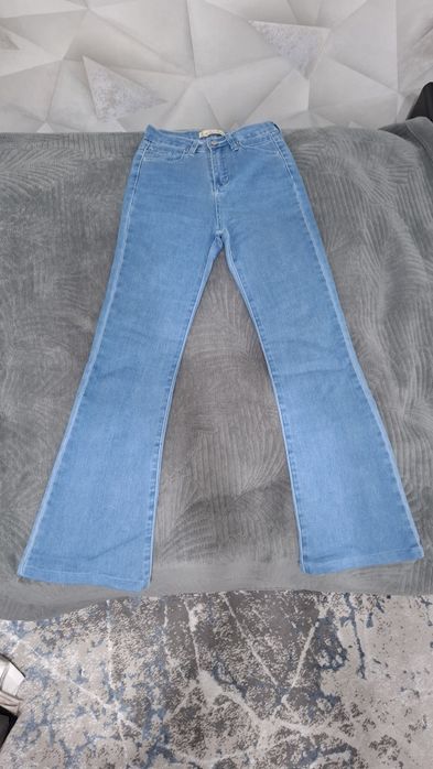 Джинсы клёш Zara