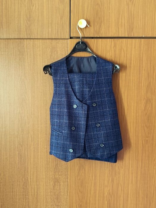 Продается детский костюм тройка на мальчика