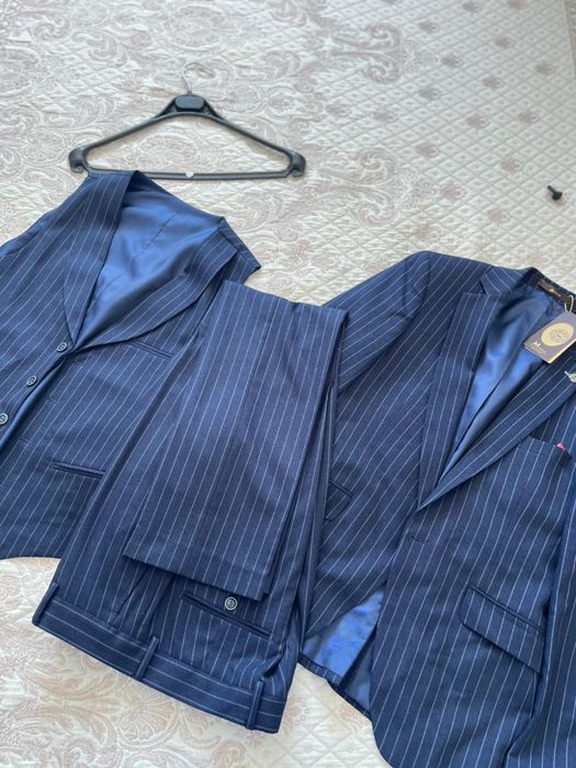 Продам классический костюм M-trend