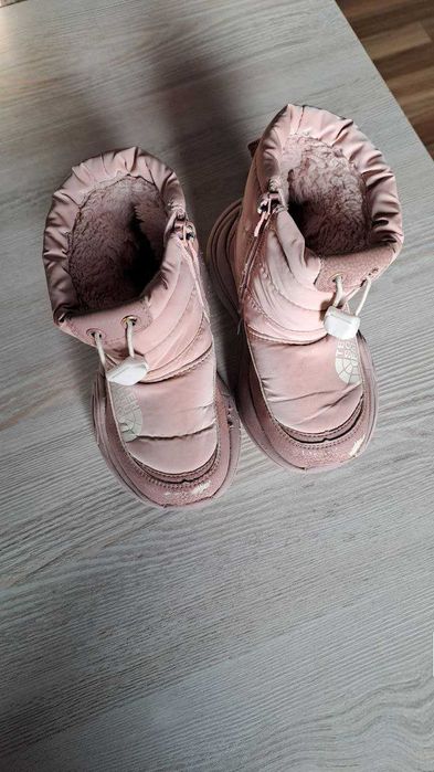 Сапожки на девочку. 26 размер.