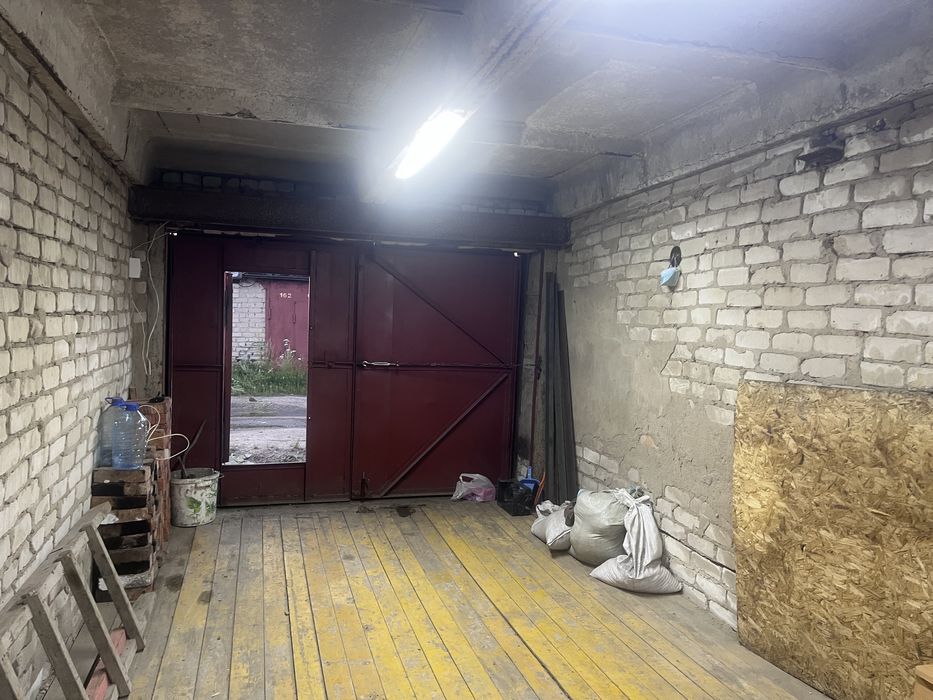 Продам гараж кооперотив Двигатель